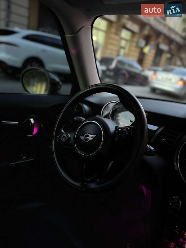Хэтчбек MINI Hatch 2014 в Ивано-Франковске