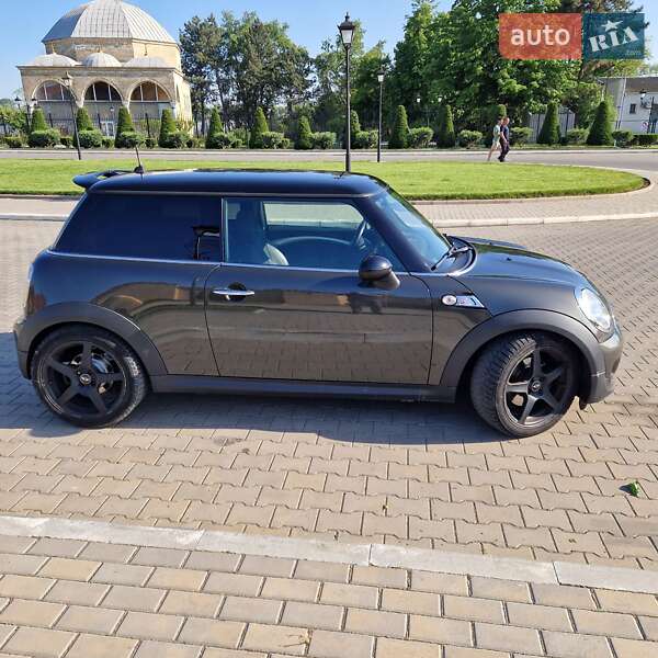 Хэтчбек MINI Hatch 2010 в Измаиле