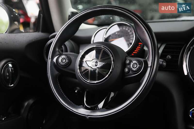 Хэтчбек MINI Hatch 2015 в Киеве