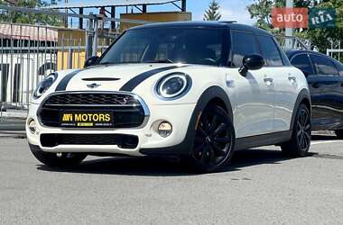 Хетчбек MINI Hatch 2017 в 