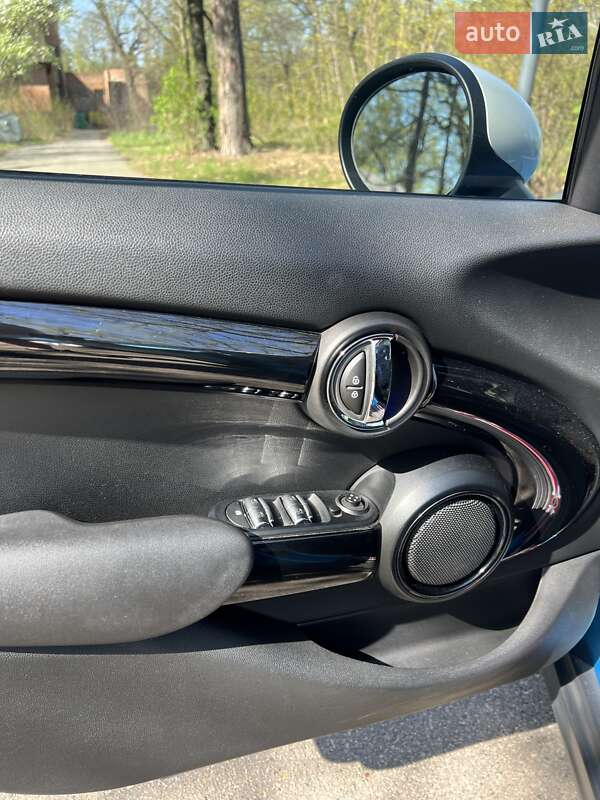 Хэтчбек MINI Hatch 2015 в Киеве