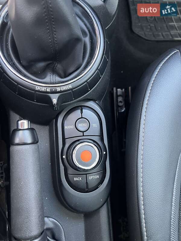 Хэтчбек MINI Hatch 2015 в Киеве