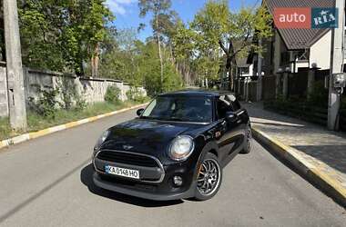 Хетчбек MINI Hatch 2016 в 