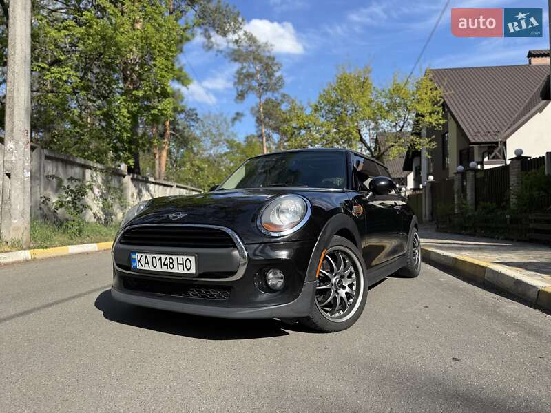 Хэтчбек MINI Hatch 2016 в Киеве