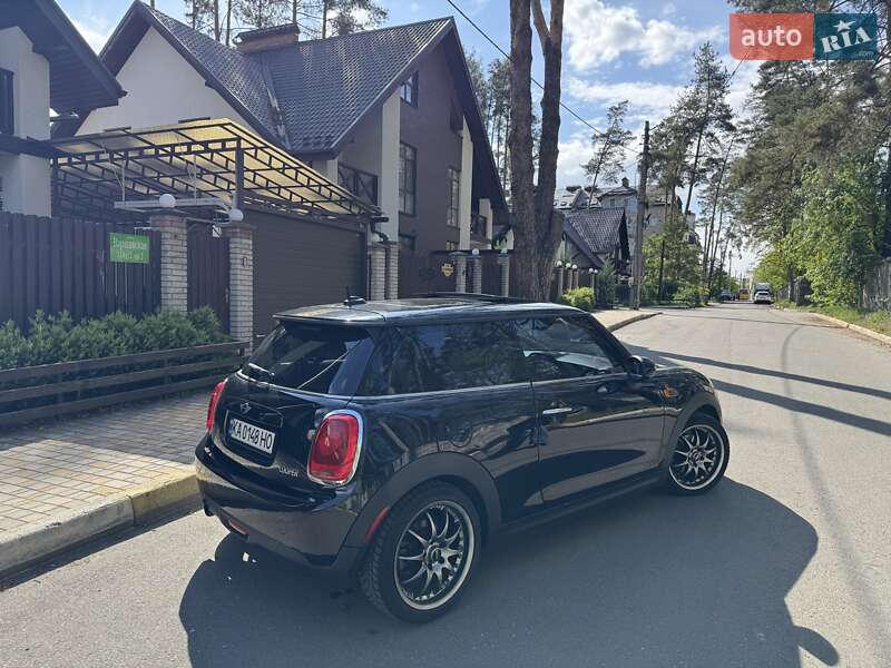 Хэтчбек MINI Hatch 2016 в Киеве