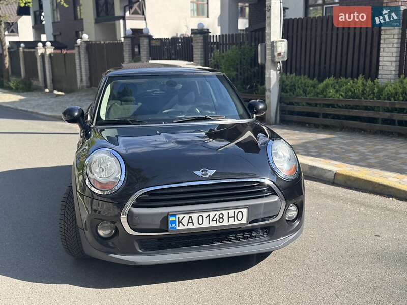 Хэтчбек MINI Hatch 2016 в Киеве