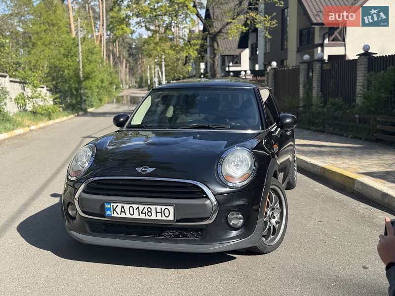 Хэтчбек MINI Hatch 2016 в Киеве