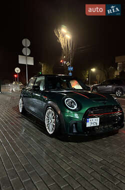 Хэтчбек MINI Hatch 2016 в Киеве