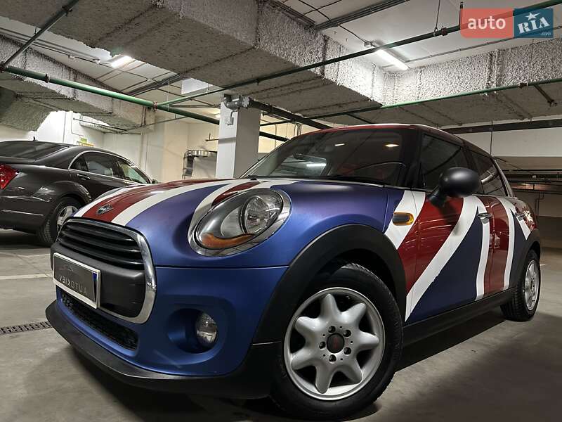 Хетчбек MINI Hatch 2016 в 