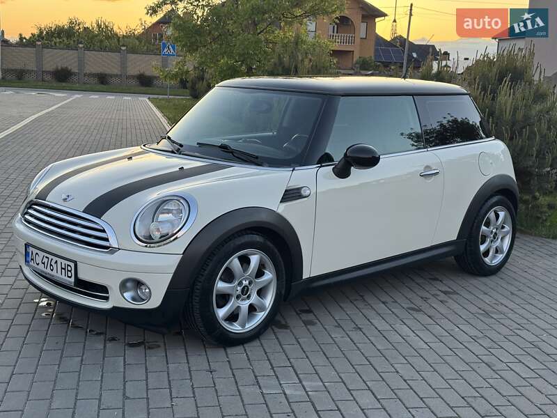 Хэтчбек MINI Hatch 2008 в Луцке