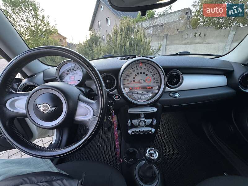 Хэтчбек MINI Hatch 2008 в Луцке