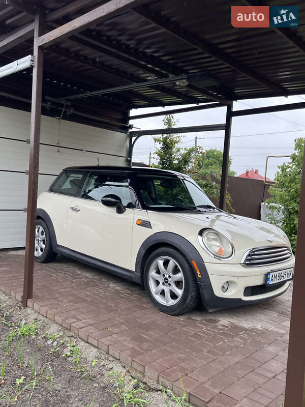 Хетчбек MINI Hatch 2010 в Житомирі