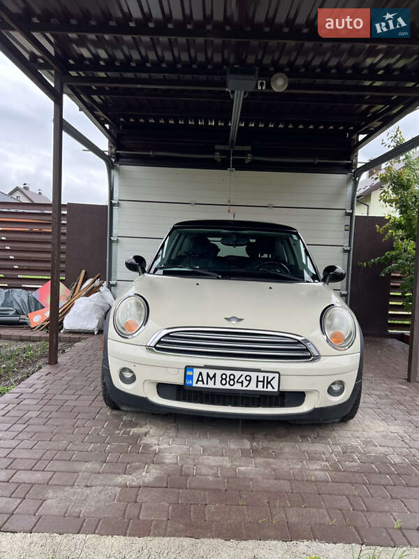 Хетчбек MINI Hatch 2010 в Житомирі