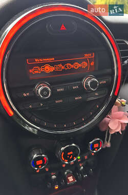 Хетчбек MINI Hatch 2015 в 