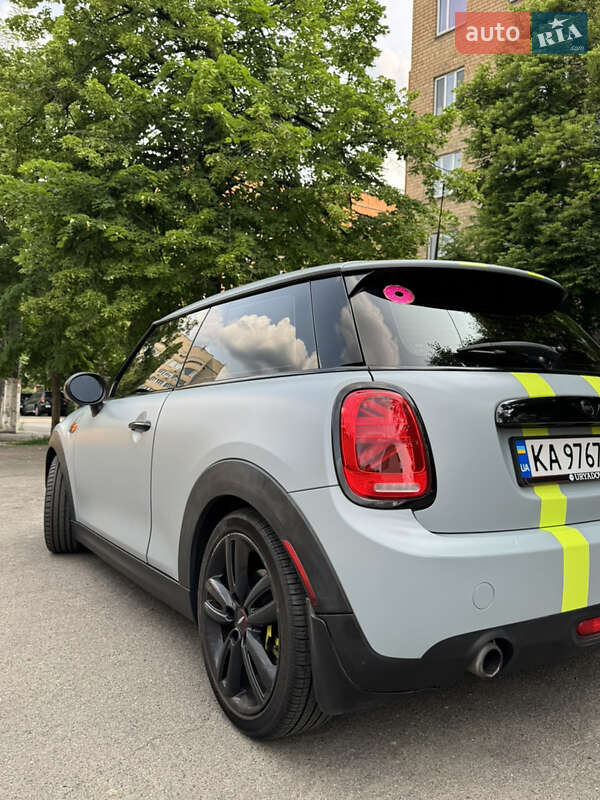 Хетчбек MINI Hatch 2016 в Києві