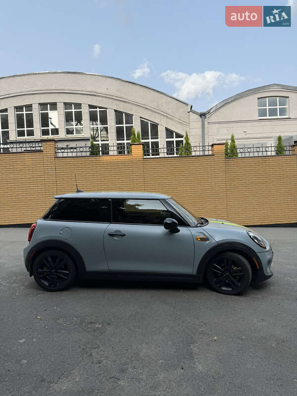 Хетчбек MINI Hatch 2016 в Києві