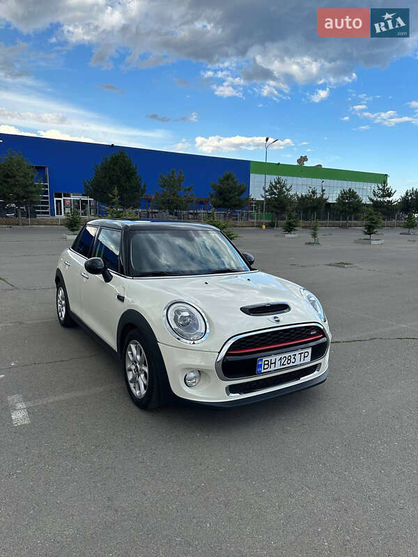 Хэтчбек MINI Hatch 2015 в 