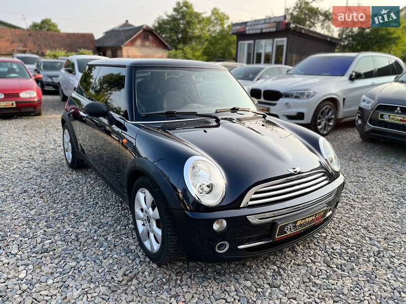 Хэтчбек MINI Hatch 2005 в 