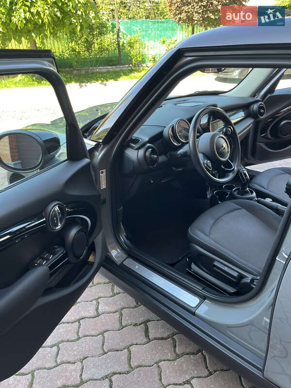 Хетчбек MINI Hatch 2020 в Києві
