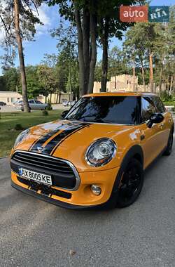 Хетчбек MINI Hatch 2015 в 