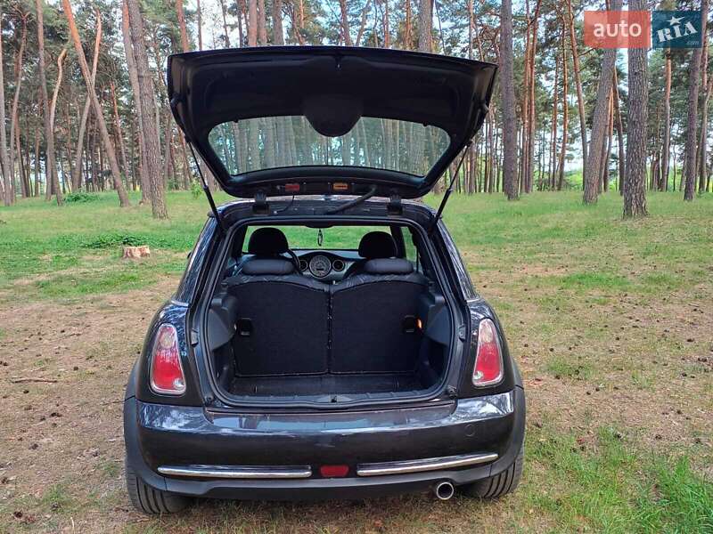 Хетчбек MINI Hatch 2005 в Охтирці