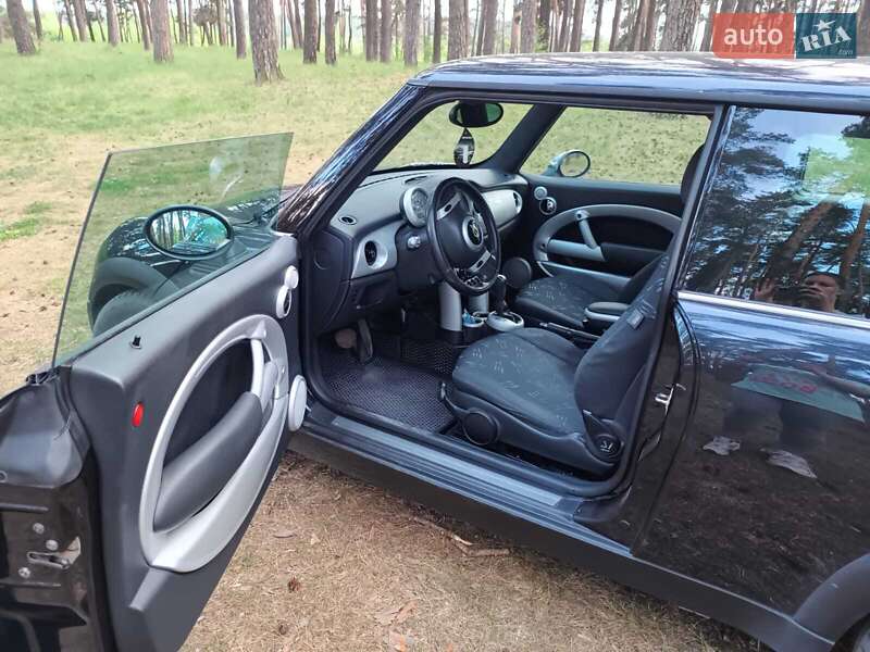 Хетчбек MINI Hatch 2005 в Охтирці