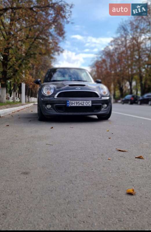 Хетчбек MINI Hatch 2010 в 
