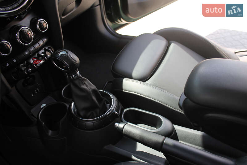 Хэтчбек MINI Hatch 2015 в Полтаве