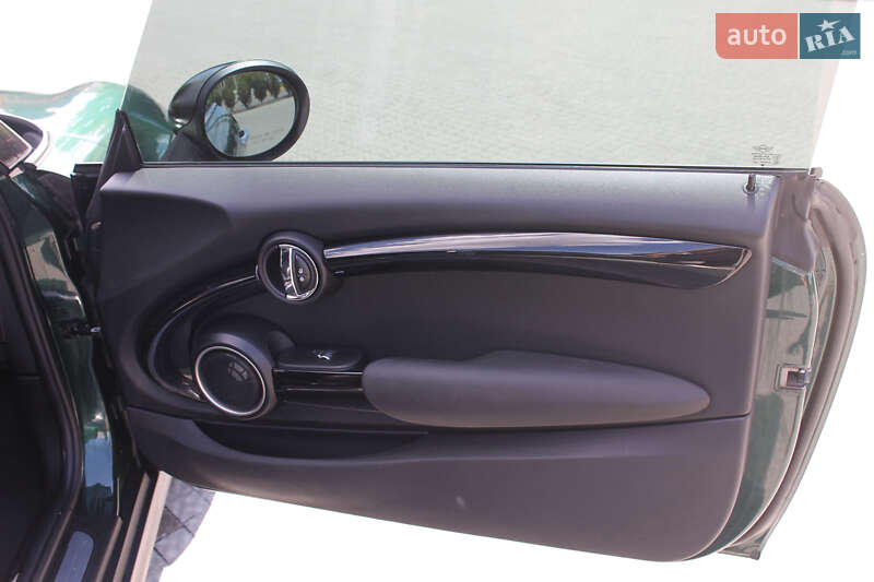 Хэтчбек MINI Hatch 2015 в Полтаве