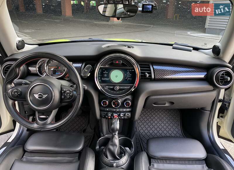 Хэтчбек MINI Hatch 2014 в Киеве