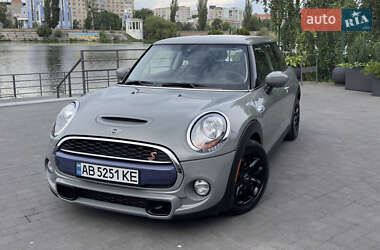 Хетчбек MINI Hatch 2019 в 