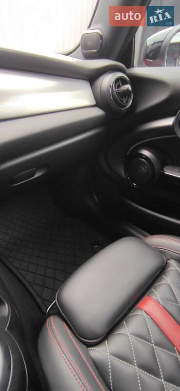 Хетчбек MINI Hatch 2022 в Києві