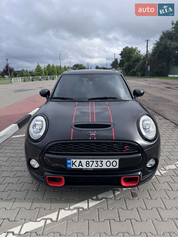 Хэтчбек MINI Hatch 2017 в Киеве