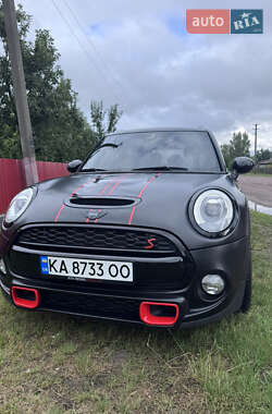 Хэтчбек MINI Hatch 2017 в Киеве