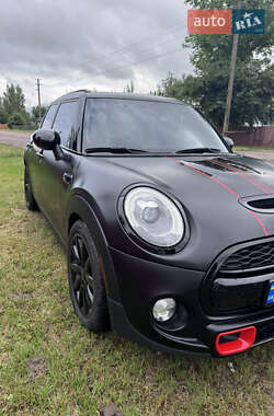 Хэтчбек MINI Hatch 2017 в Киеве