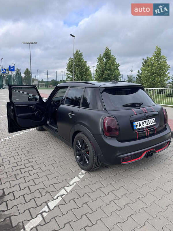 Хэтчбек MINI Hatch 2017 в Киеве