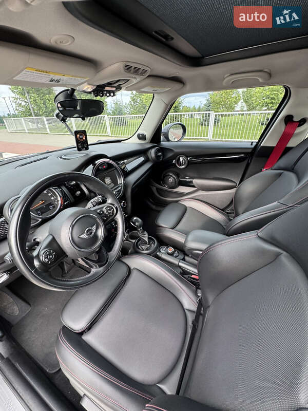 Хэтчбек MINI Hatch 2017 в Киеве