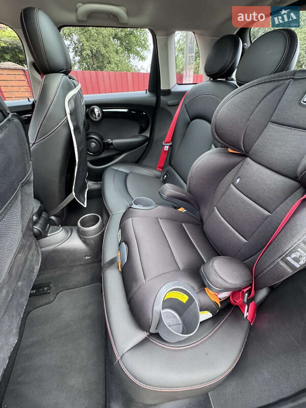 Хэтчбек MINI Hatch 2017 в Киеве