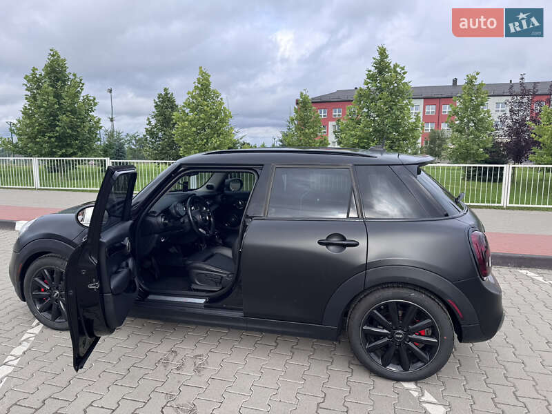 Хэтчбек MINI Hatch 2017 в Киеве