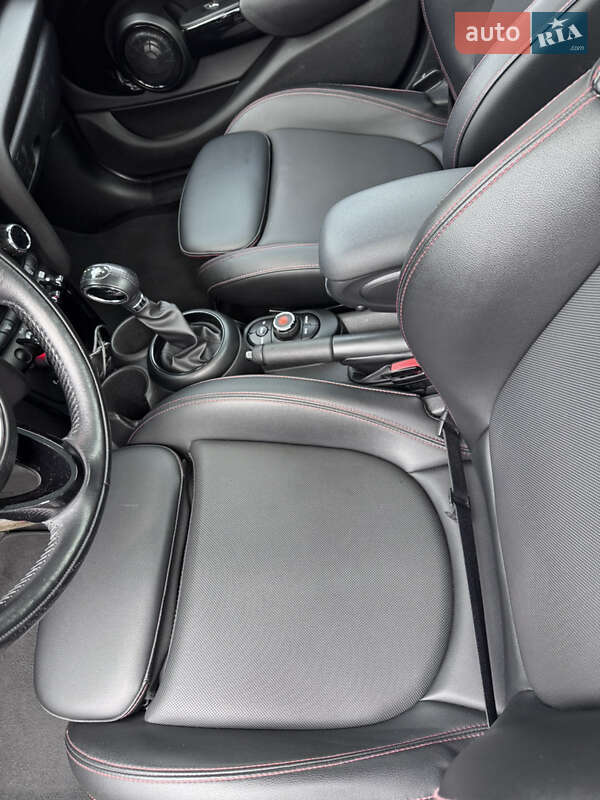 Хэтчбек MINI Hatch 2017 в Киеве