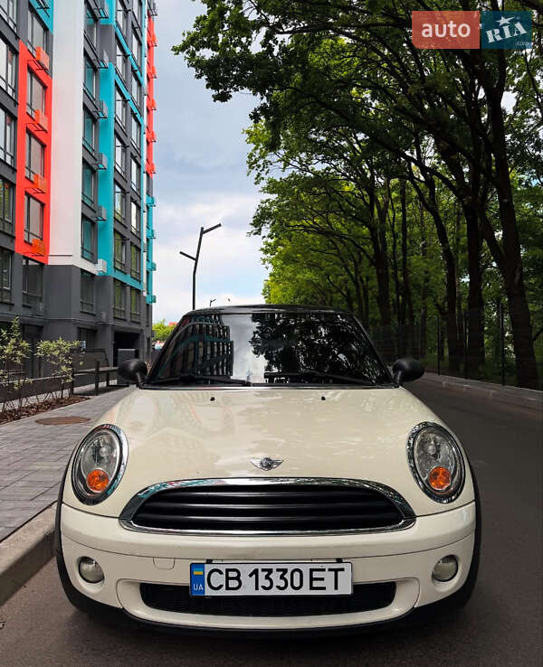 Хэтчбек MINI Hatch 2009 в Чернигове