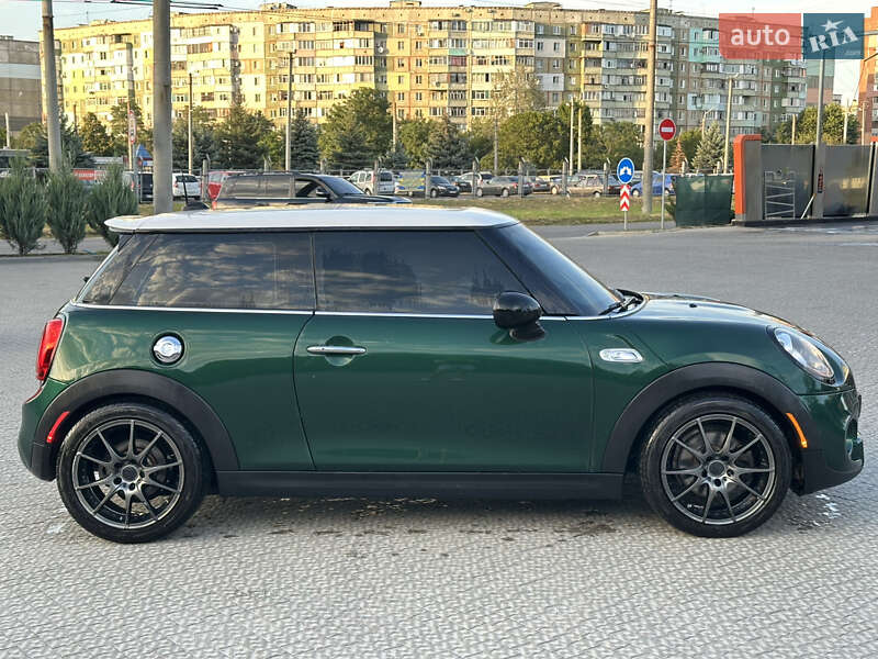 Хэтчбек MINI Hatch 2015 в Полтаве