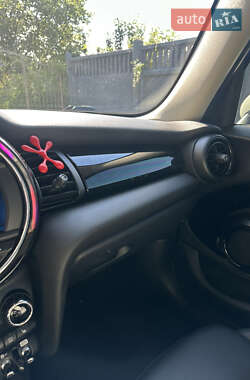 Хетчбек MINI Hatch 2018 в 