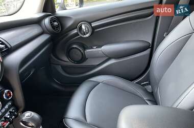 Хетчбек MINI Hatch 2017 в 