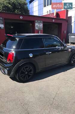 Хетчбек MINI Hatch 2015 в 