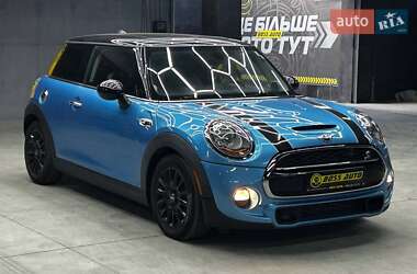 Хетчбек MINI Hatch 2015 в Чернівцях