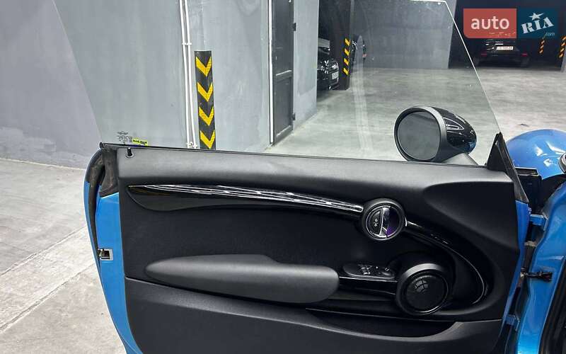 Хэтчбек MINI Hatch 2015 в Черновцах