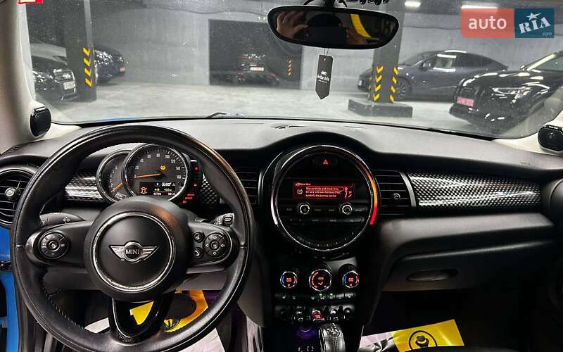 Хэтчбек MINI Hatch 2015 в Черновцах