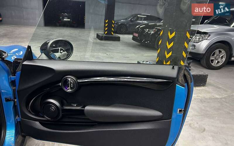 Хэтчбек MINI Hatch 2015 в Черновцах