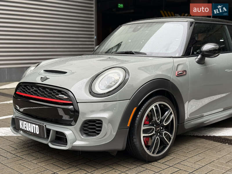 Хэтчбек MINI Hatch 2018 в Киеве